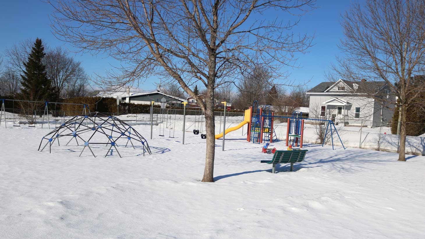 Parc Ginette-Gaudreau (parc-école) | Hiver | Ville de Magog