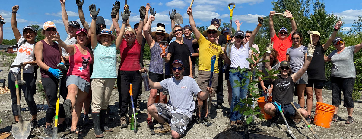 Communiqué - Merci aux 125 personnes qui ont participé à la plantation sociale de l’Espace Saint-Luc!