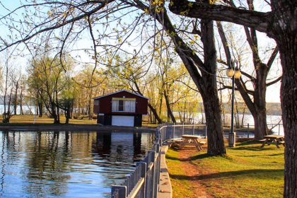 Communiqué - L’île Charest convertie en espace naturel | Travaux de démolition du chalet prévus en décembre - 2023-11-21