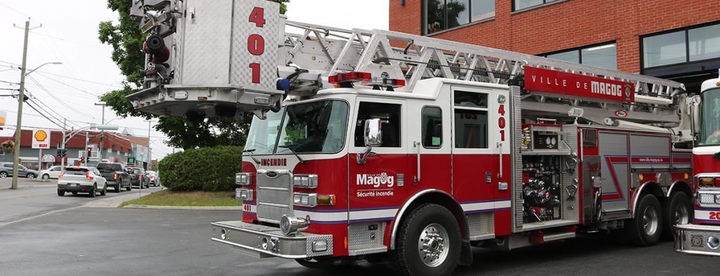 Camion de pompiers #401 (avec échelle)