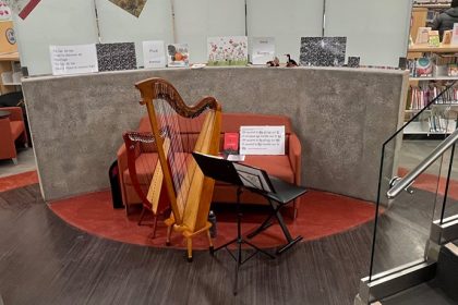 Histoires vibrantes dans les cordes de la harpe - Activité jeunesse à la Bibliothèque Memphrémagog